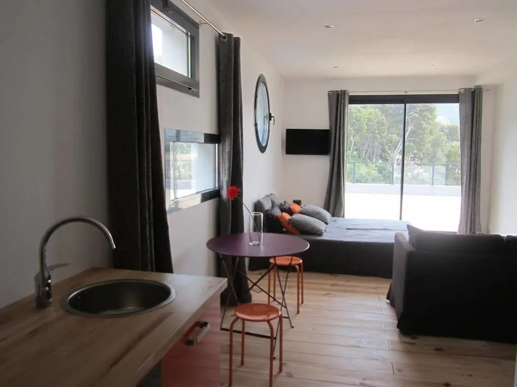 By Cassis Chambre Privee Dans Maison Familiale Homestay szállás