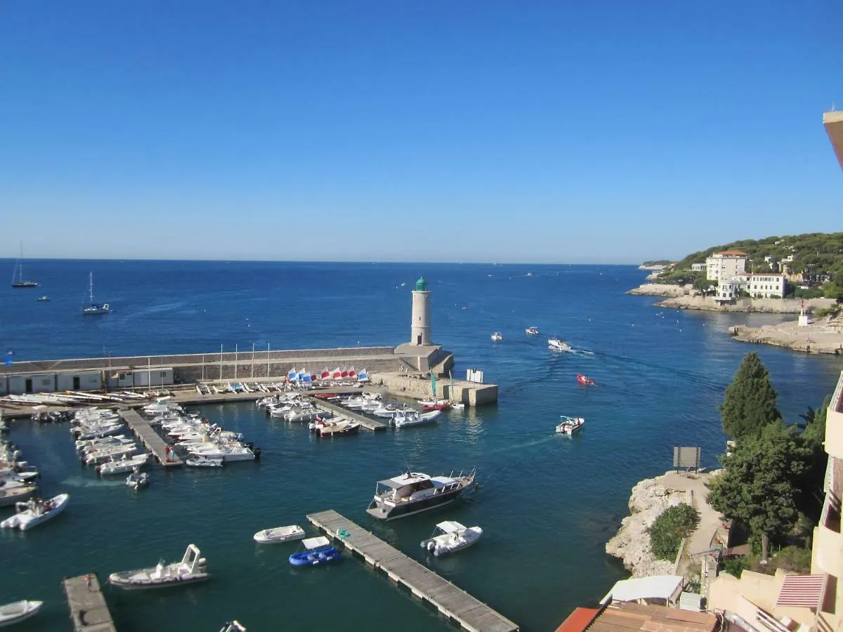 By Cassis Chambre Privee Dans Maison Familiale Homestay