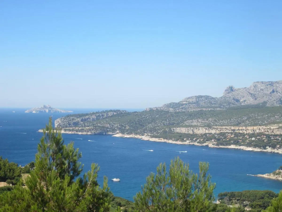 By Cassis Chambre Privee Dans Maison Familiale 0*,  France
