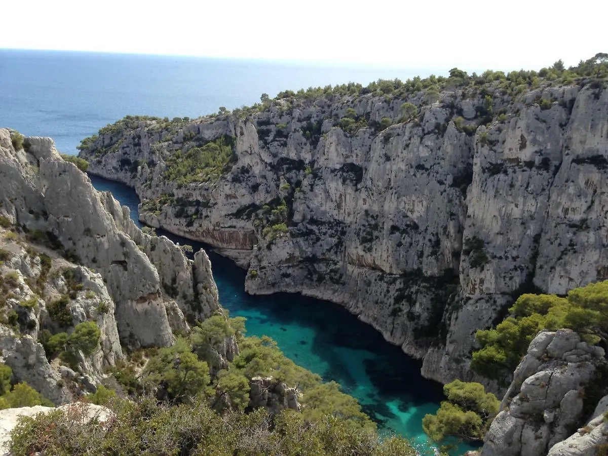 By Cassis Chambre Privee Dans Maison Familiale Homestay